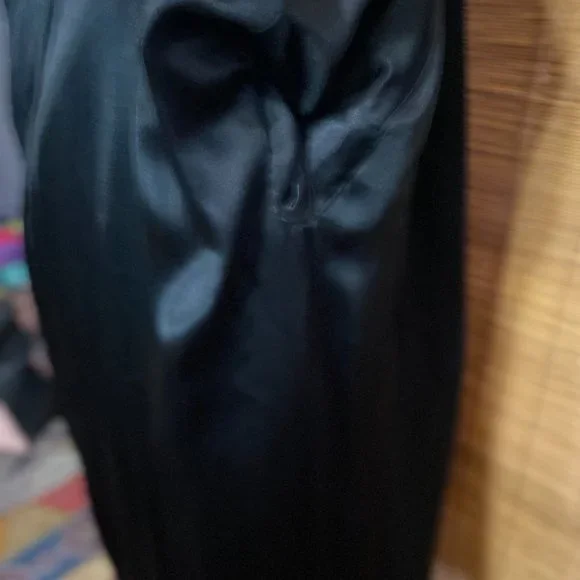 Vintage Famous Barr Black Coat from Parkmoor NY with Fur Collar - Picture 9 of 10